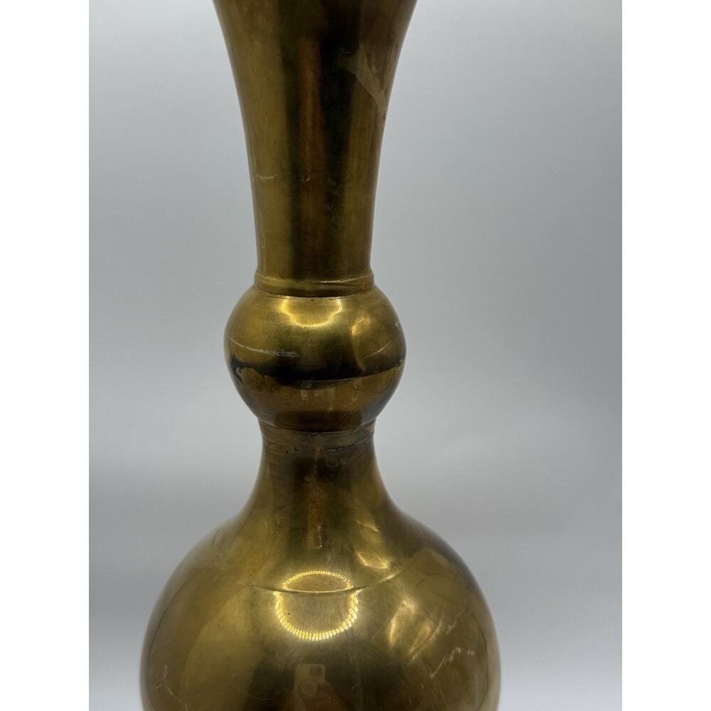 Vintage Brass Fluted Pedestal Bud Vase India 11” Tall Beautiful‎ Patina - Picture 7 of 10